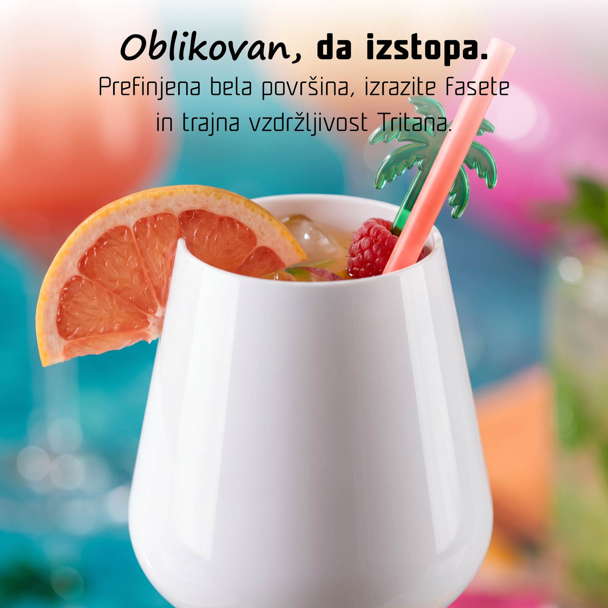 Bel Tritan kozarec za vino s sadnim koktajlom in dekoracijo