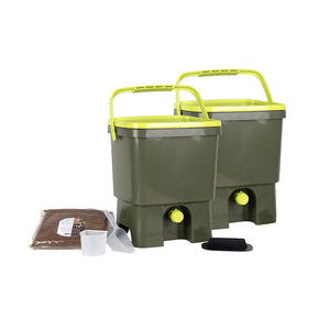 Komplet Bokashi Organko z dvema zelenima kompostnikoma, posipom in dodatki za enostavno kompostiranje v kuhinji.