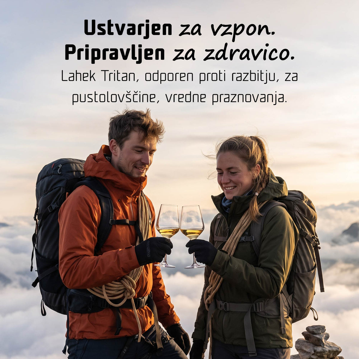 Transparentna Tritan kozarca za vino na prostem med pohodniškim izletom